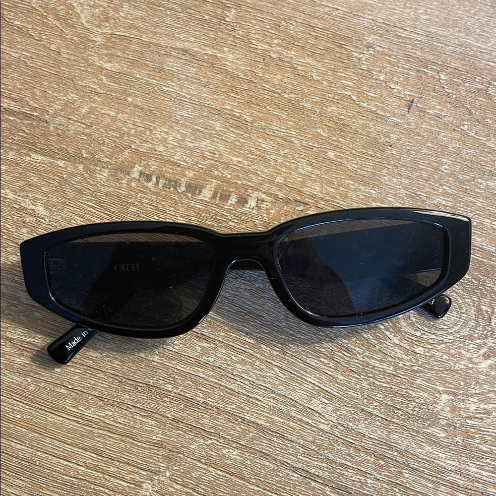 Otra Kai Black Rectangular Sunglasses - image 1